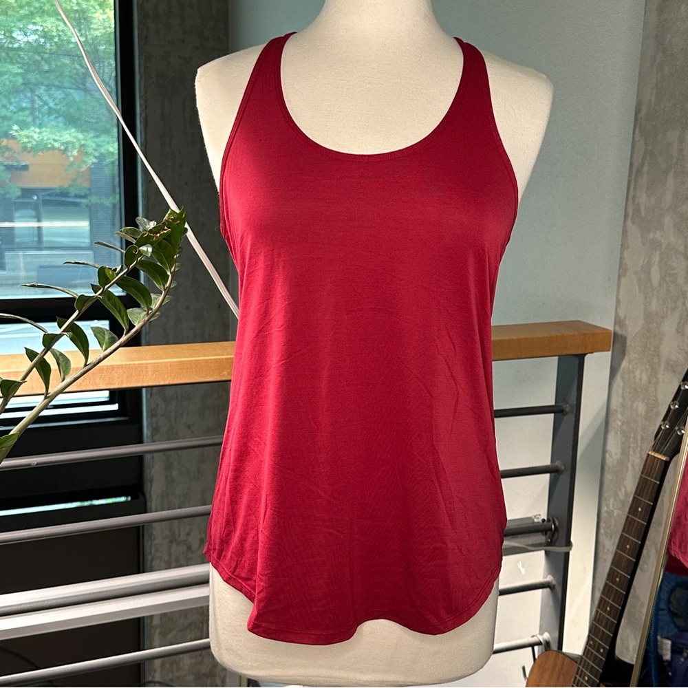 Lululemon Red Raspberry Swiftly Tank Top Waist length size 8